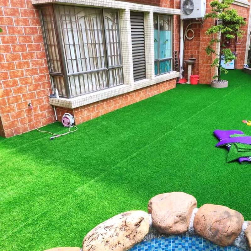 Artipisyal nga Turf Backyard .